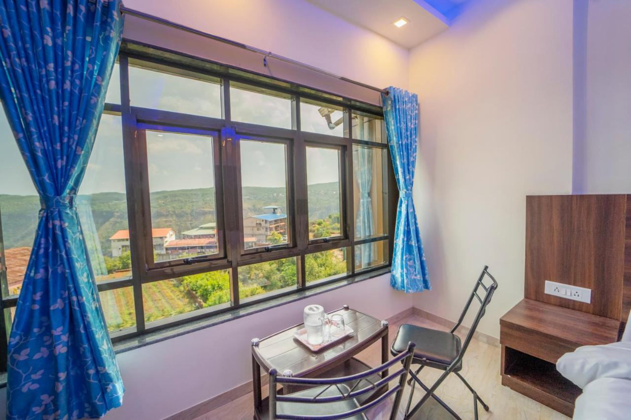 Hotel Veggies Residency & Pure Veg Restaurant Mahābaleshwar Exterior foto